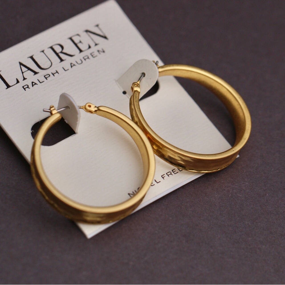 Lauren Gold Hoop